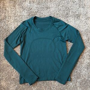 Lululemon Athletica Green Fitted Long Sleeve Top